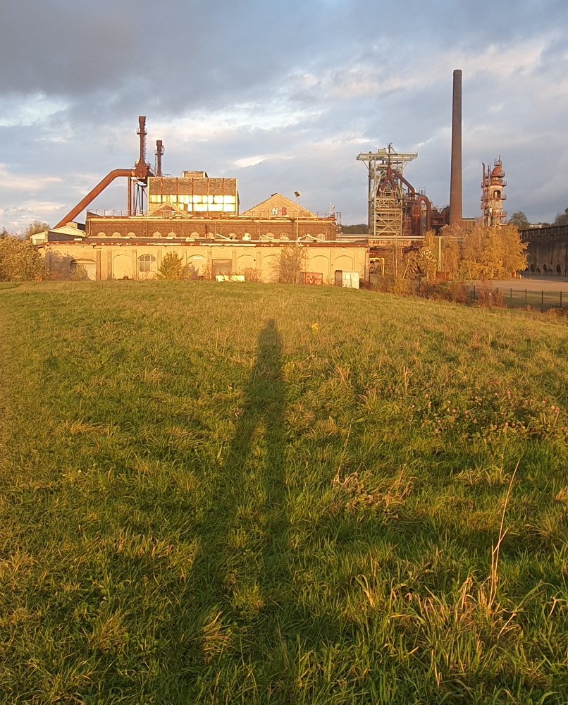 Alte Fabrik im Sonnenuntergang